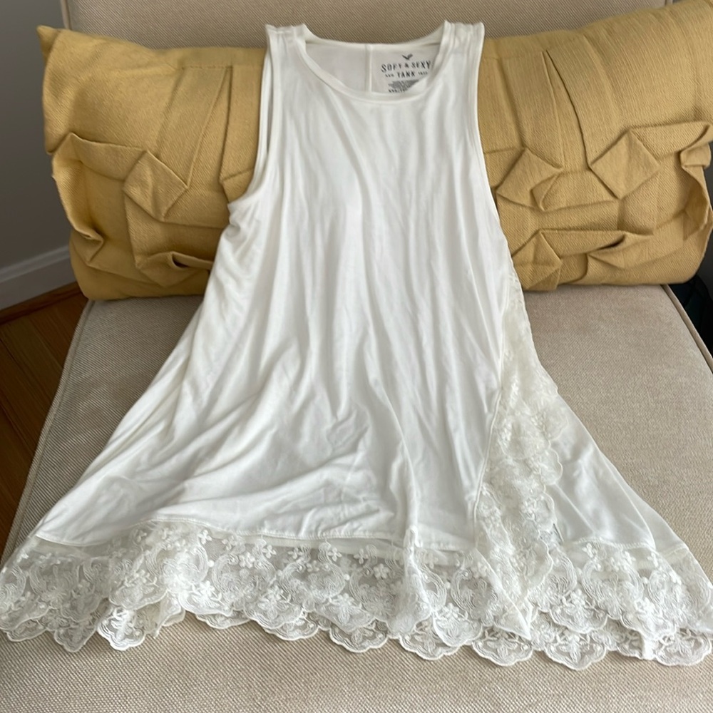 NWT women’s American Eagle cream lace tank top soft and sexy